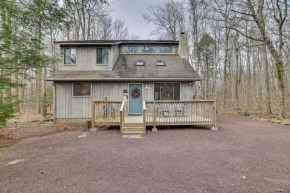 Peaceful Pocono Pines Getaway Hot Tub and Fire Pit!